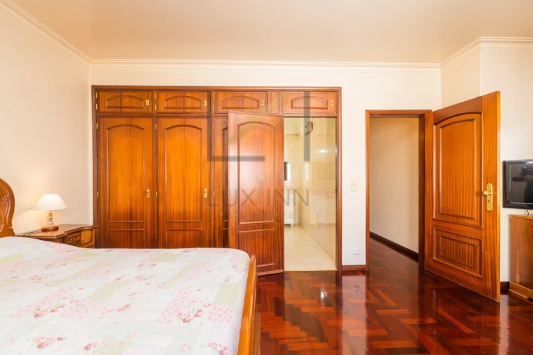 Moradia T4 para Venda em Carcavelos e Parede Foto 50