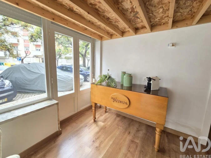 Loja para Venda em Santa Iria de Azoia, São João da Talha e Bobadela Foto 5