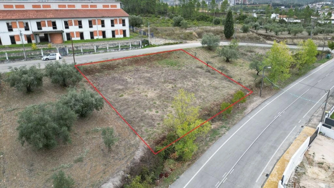 Terreno para Venda em Souselas e Botão Foto 1