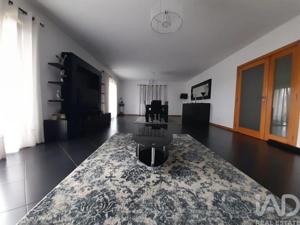 Moradia T4 para Venda em Oiã Foto 6