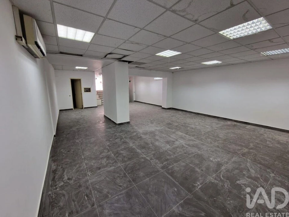 Loja para Arrendamento em Almada, Cova da Piedade, Pragal e Cacilhas Foto 21