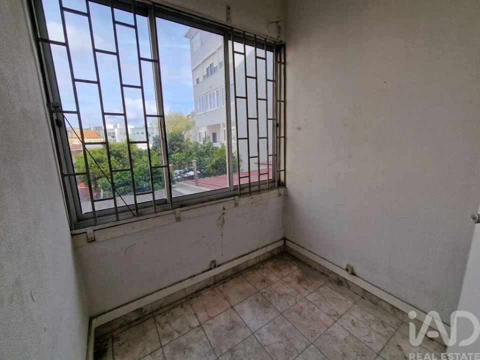 Loja para Arrendamento em Almada, Cova da Piedade, Pragal e Cacilhas Foto 17