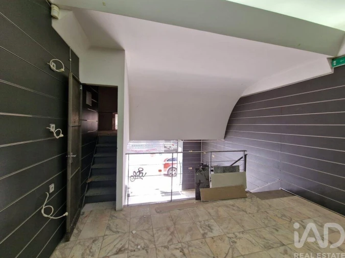 Loja para Arrendamento em Almada, Cova da Piedade, Pragal e Cacilhas Foto 11