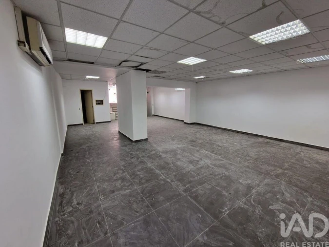 Loja para Arrendamento em Almada, Cova da Piedade, Pragal e Cacilhas Foto 21