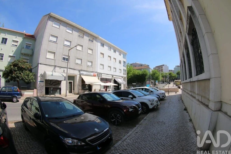 Loja para Arrendamento em Almada, Cova da Piedade, Pragal e Cacilhas Foto 4