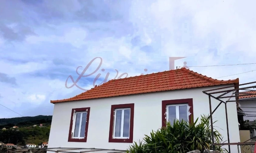 Moradia T2 para Venda em Arco da Calheta Foto 2