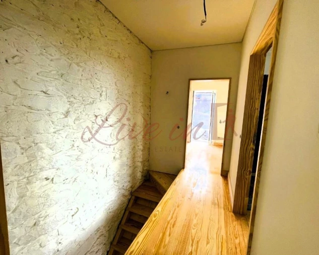 Moradia T2 para Venda em Arco da Calheta Foto 6