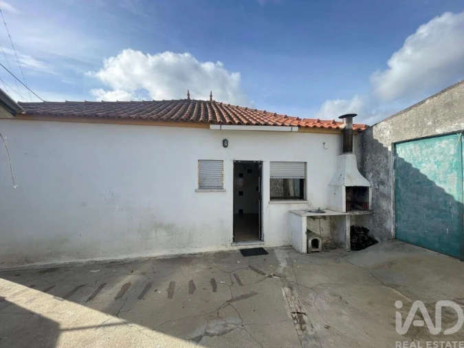 Moradia T2 para Venda em Santa Maria, São Pedro e Matacães Foto 11