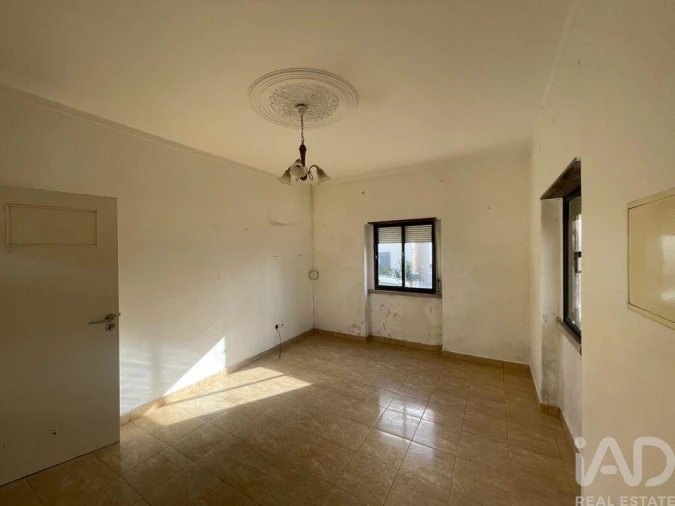 Moradia T2 para Venda em Santa Maria, São Pedro e Matacães Foto 17