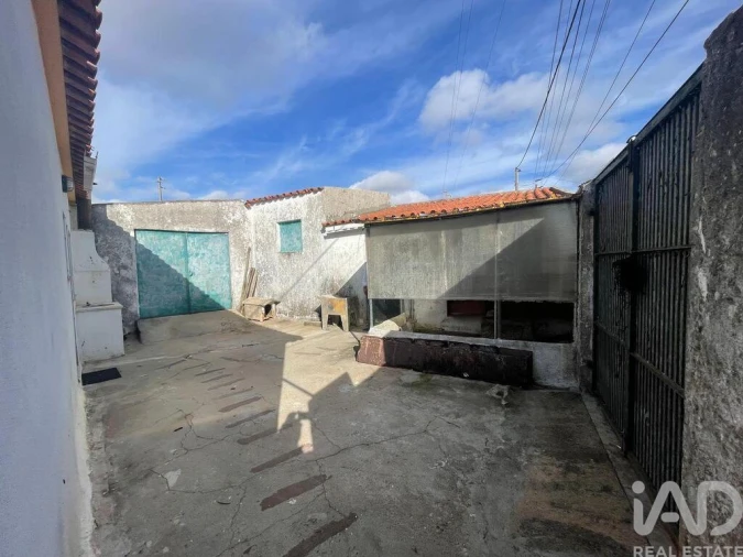 Moradia T2 para Venda em Santa Maria, São Pedro e Matacães Foto 6