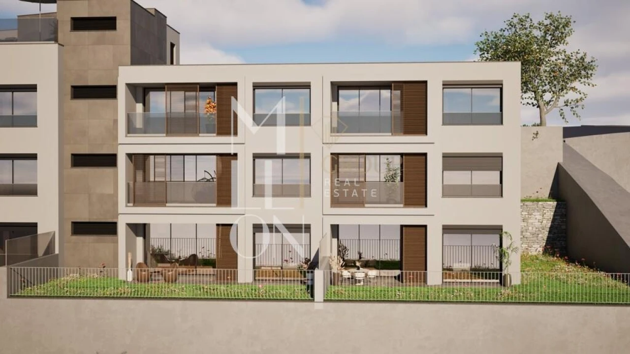 Apartamento T2 para Venda em Estreito de Camara de Lobos Foto 1
