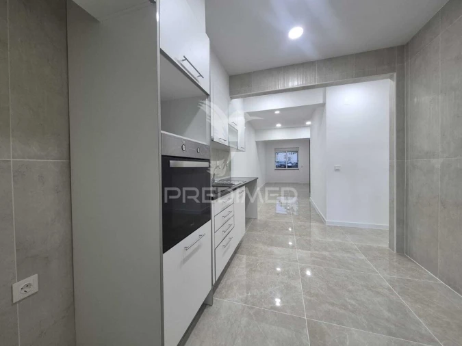 Apartamento T2 para Venda em Almada, Cova da Piedade, Pragal e Cacilhas Foto 2