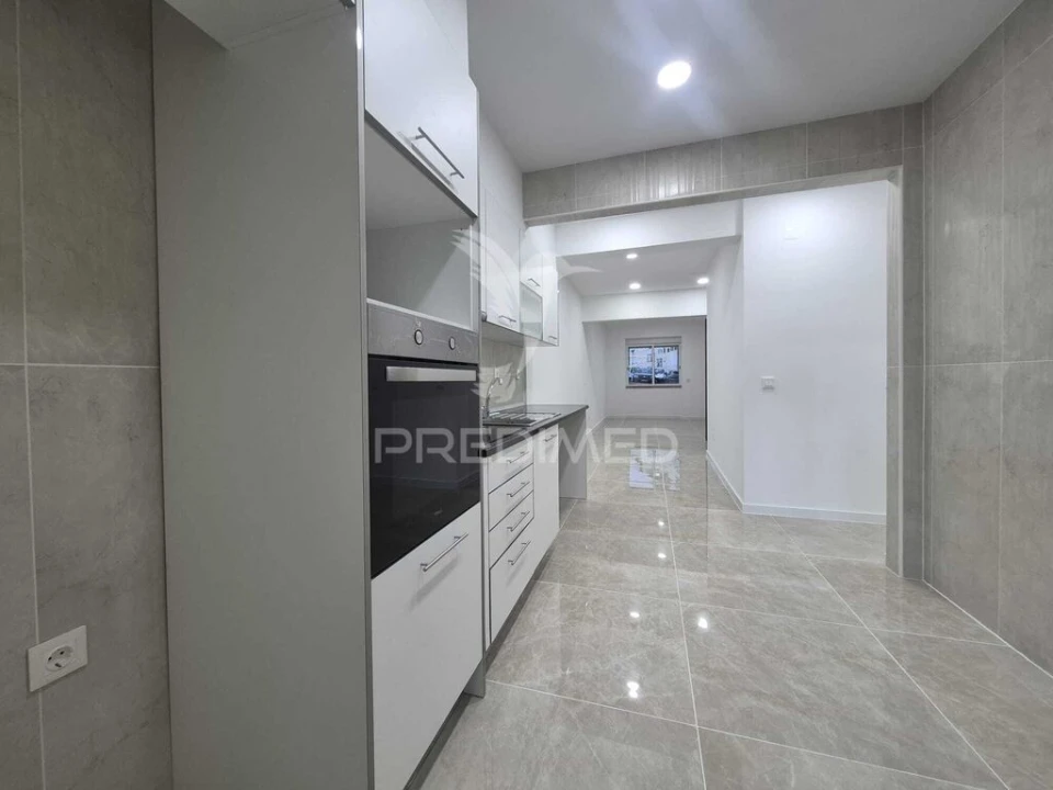 Apartamento T2 para Venda em Almada, Cova da Piedade, Pragal e Cacilhas Foto 2