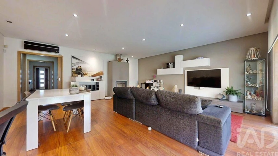 Moradia T3 para Venda em Sandim, Olival, Lever e Crestuma Foto 11