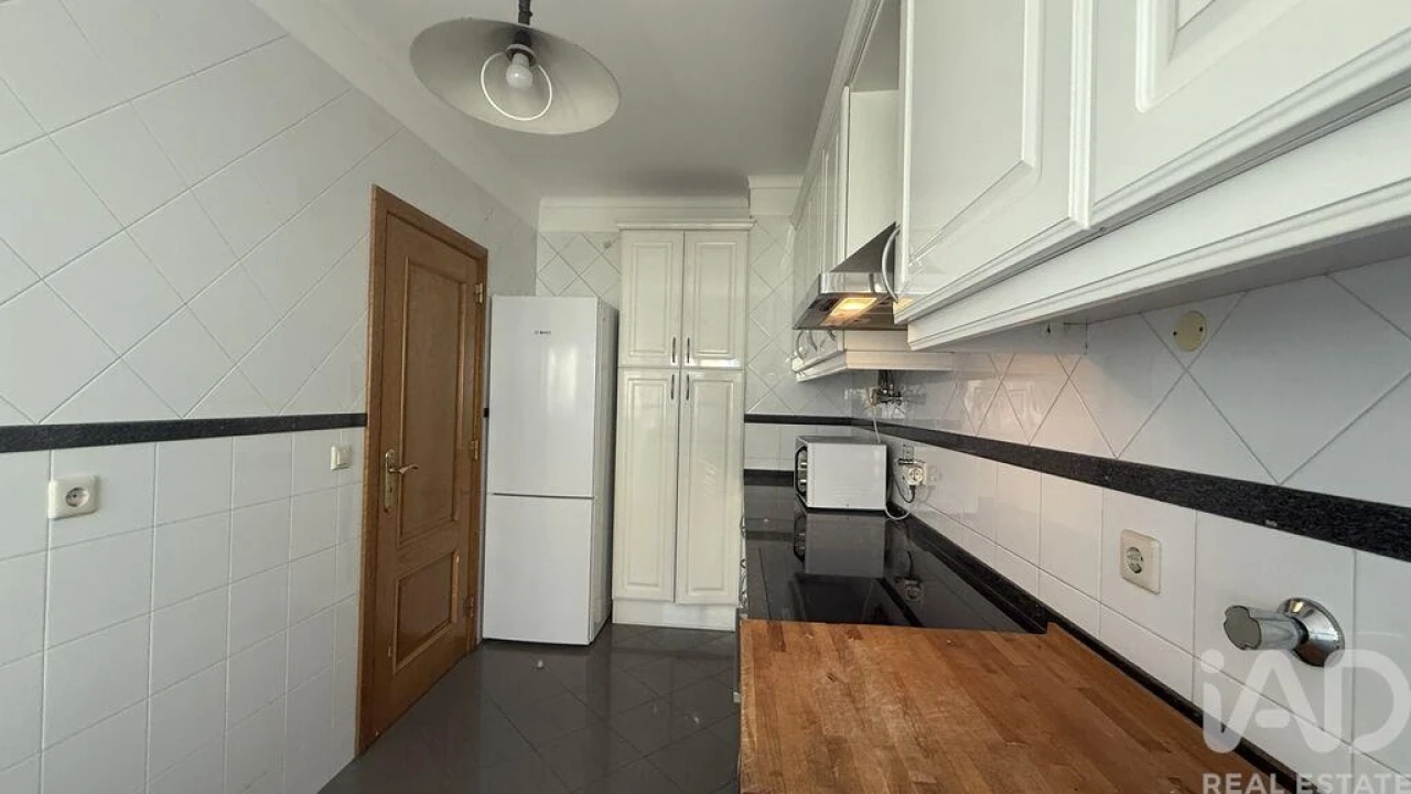 Apartamento T2 para Arrendamento em Misericórdia Foto 8