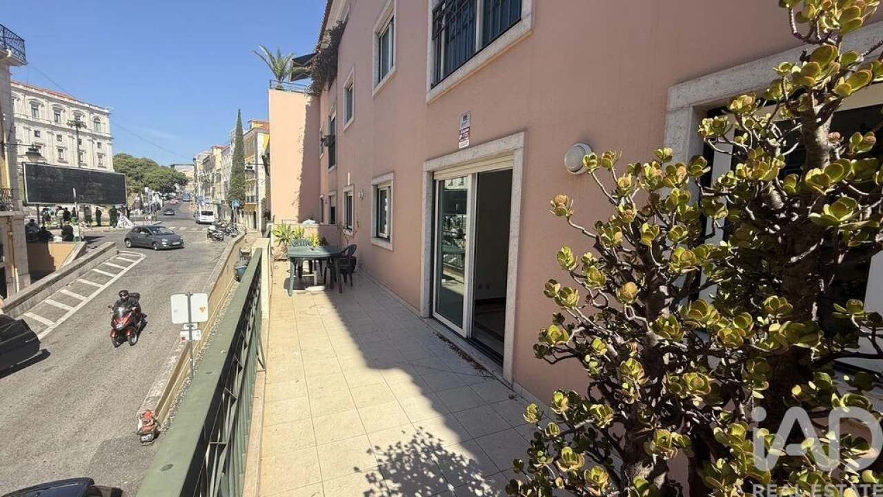 Apartamento T2 para Arrendamento em Misericórdia Foto 5