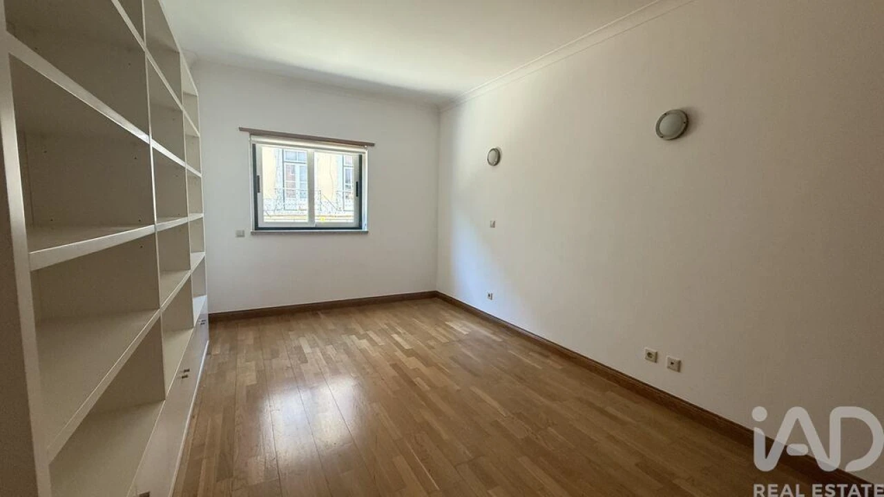 Apartamento T2 para Arrendamento em Misericórdia Foto 13