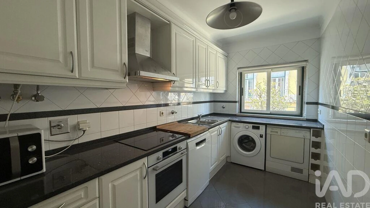 Apartamento T2 para Arrendamento em Misericórdia Foto 9