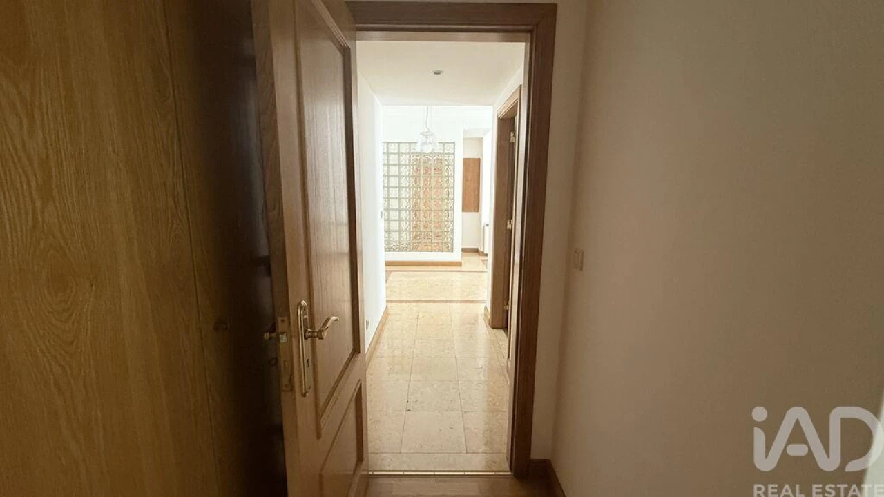 Apartamento T2 para Arrendamento em Misericórdia Foto 19