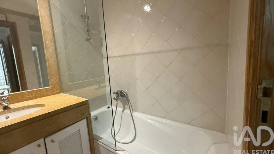 Apartamento T2 para Arrendamento em Misericórdia Foto 17