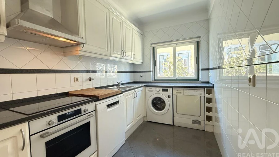 Apartamento T2 para Arrendamento em Misericórdia Foto 7