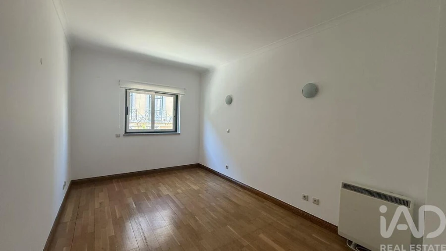 Apartamento T2 para Arrendamento em Misericórdia Foto 16
