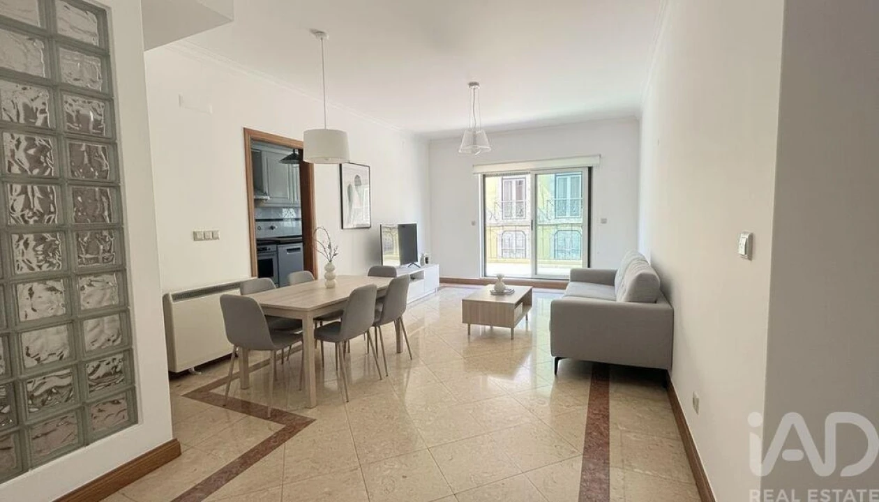 Apartamento T2 para Arrendamento em Misericórdia Foto 20