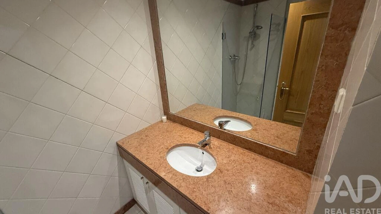 Apartamento T2 para Arrendamento em Misericórdia Foto 11