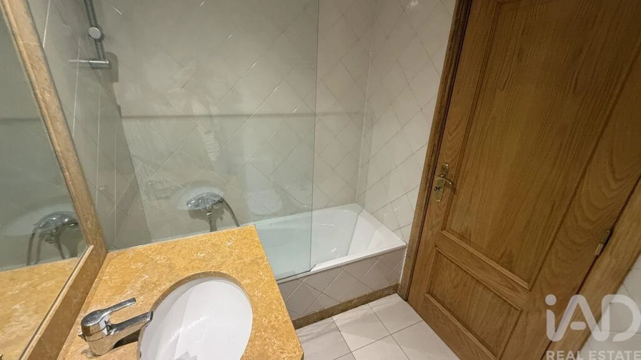 Apartamento T2 para Arrendamento em Misericórdia Foto 18