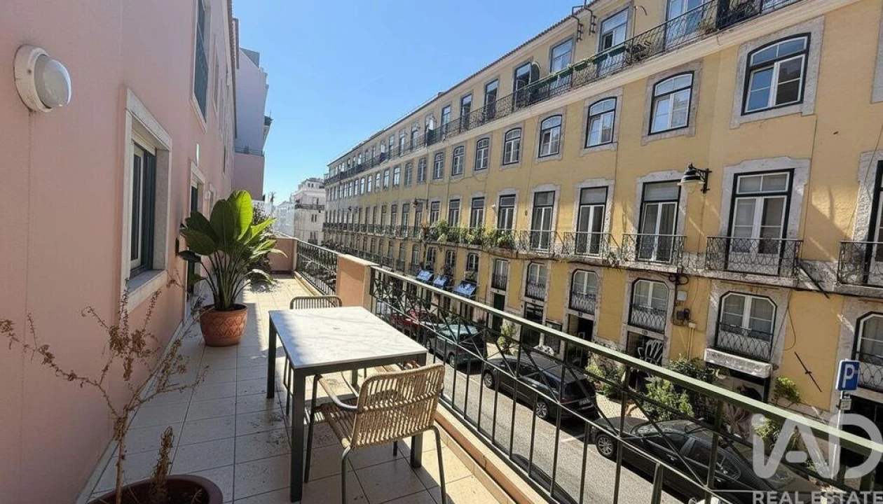 Apartamento T2 para Arrendamento em Misericórdia Foto 1