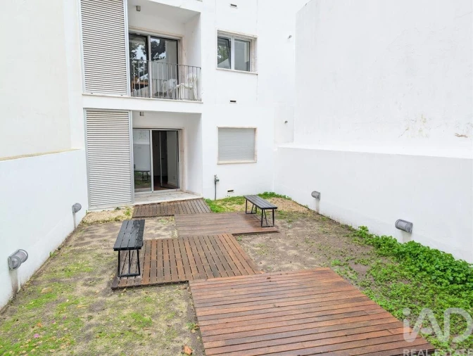 Apartamento T2 para Arrendamento em Santo António Foto 23