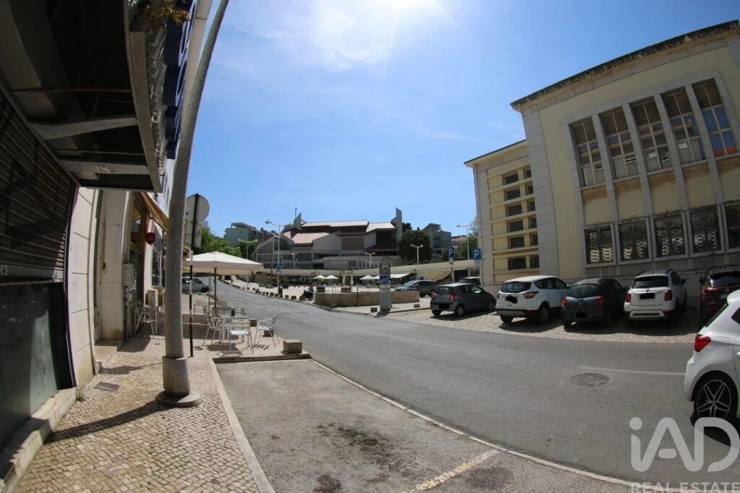 Loja para Venda em Almada, Cova da Piedade, Pragal e Cacilhas Foto 8
