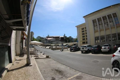 Loja para Venda em Almada, Cova da Piedade, Pragal e Cacilhas