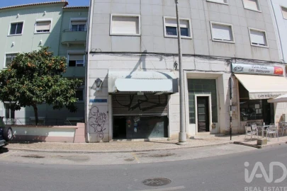 Loja para Venda em Almada, Cova da Piedade, Pragal e Cacilhas