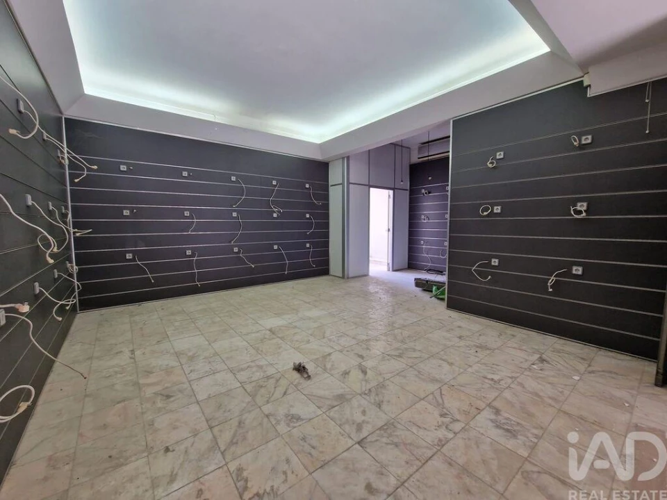 Loja para Venda em Almada, Cova da Piedade, Pragal e Cacilhas Foto 18