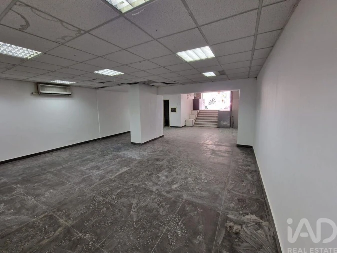 Loja para Venda em Almada, Cova da Piedade, Pragal e Cacilhas Foto 24