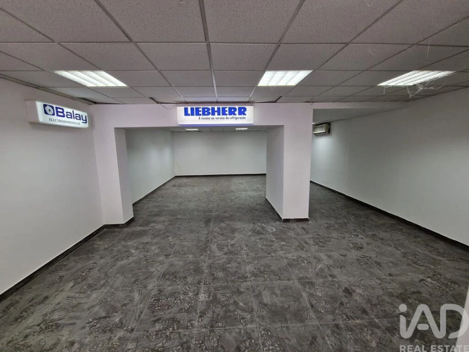 Loja para Venda em Almada, Cova da Piedade, Pragal e Cacilhas Foto 12