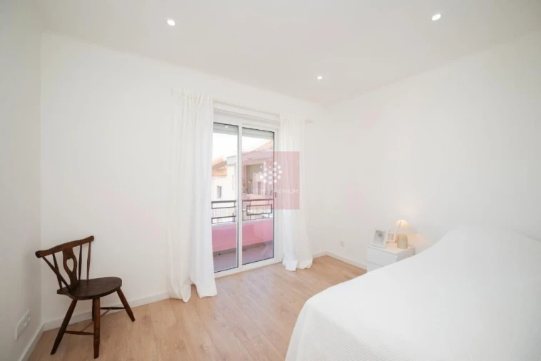 Apartamento T2 para Venda em Alfragide Foto 9