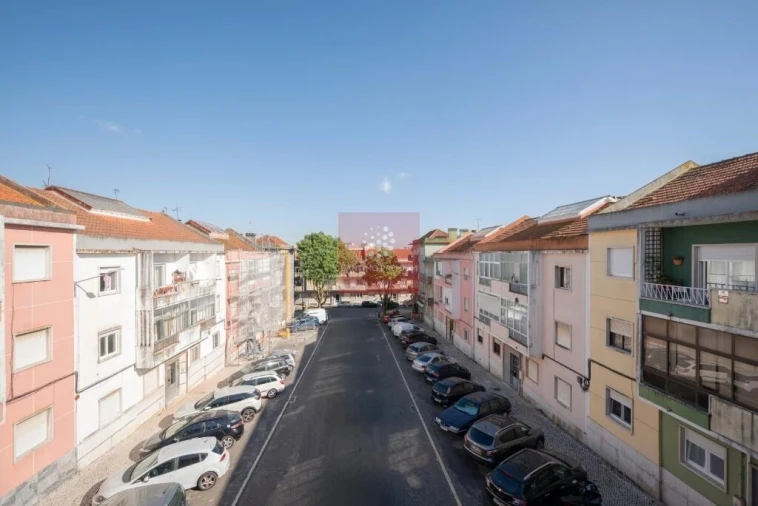 Apartamento T2 para Venda em Alfragide Foto 13