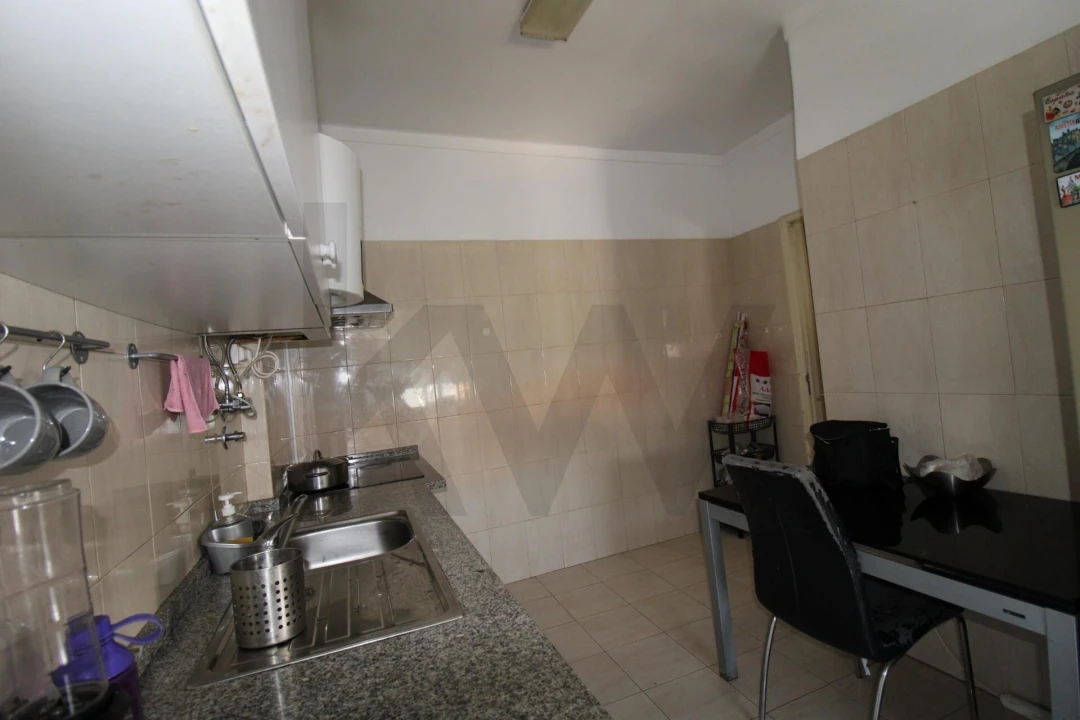 Apartamento T2 para Venda em Alfragide Foto 18
