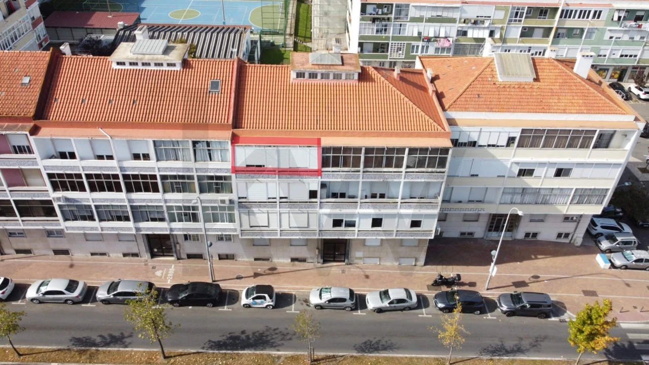 Apartamento T2 para Venda em Alfragide Foto 2