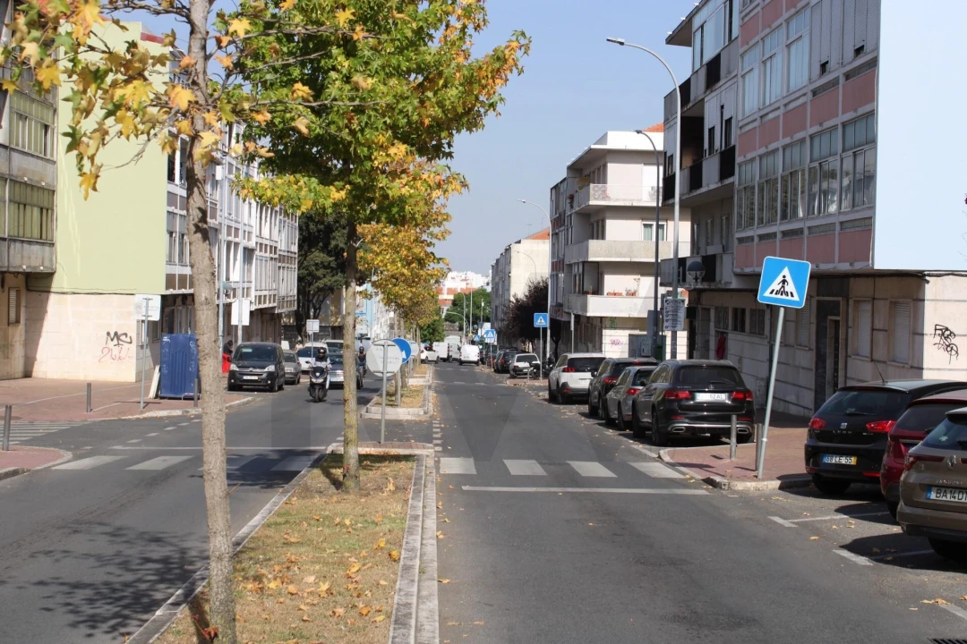 Apartamento T2 para Venda em Alfragide Foto 6