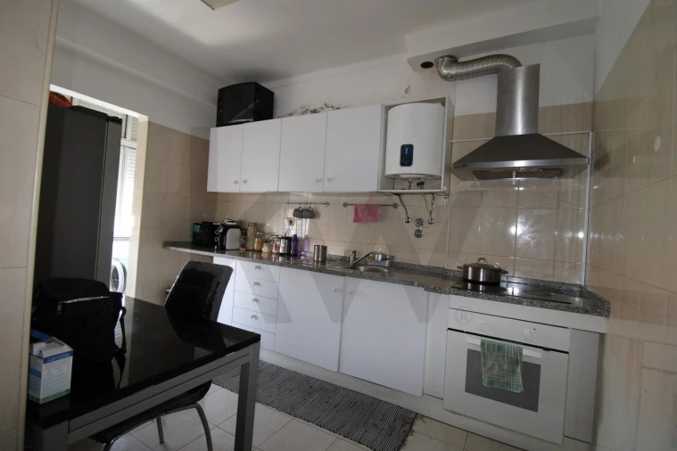 Apartamento T2 para Venda em Alfragide Foto 12