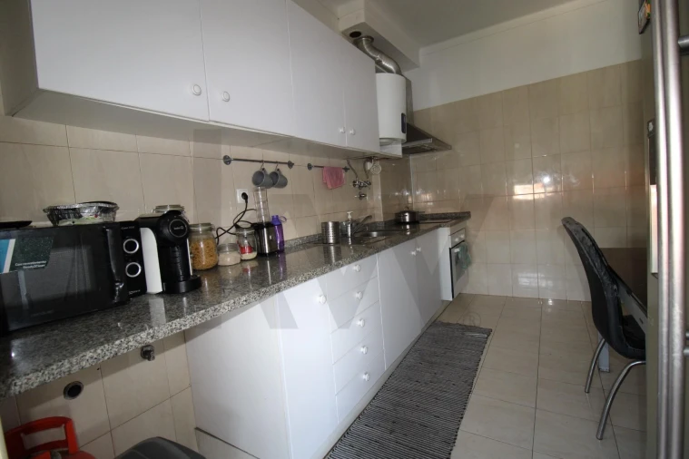 Apartamento T2 para Venda em Alfragide Foto 17