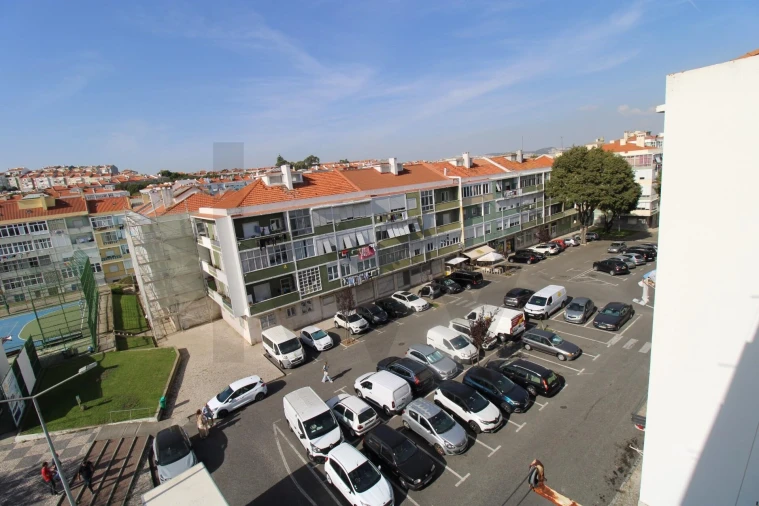 Apartamento T2 para Venda em Alfragide Foto 16