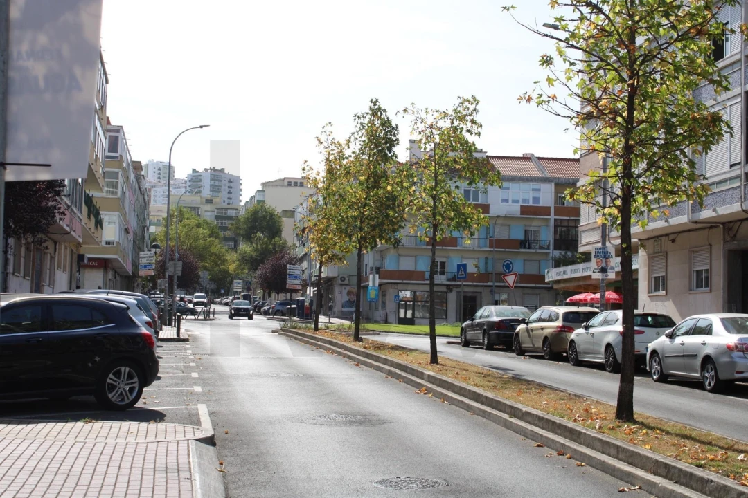 Apartamento T2 para Venda em Alfragide Foto 5