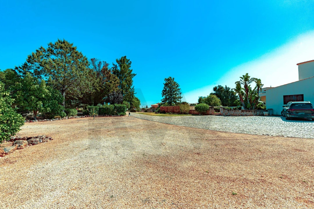 Moradia T4 para Venda em Mexilhoeira Grande Foto 5