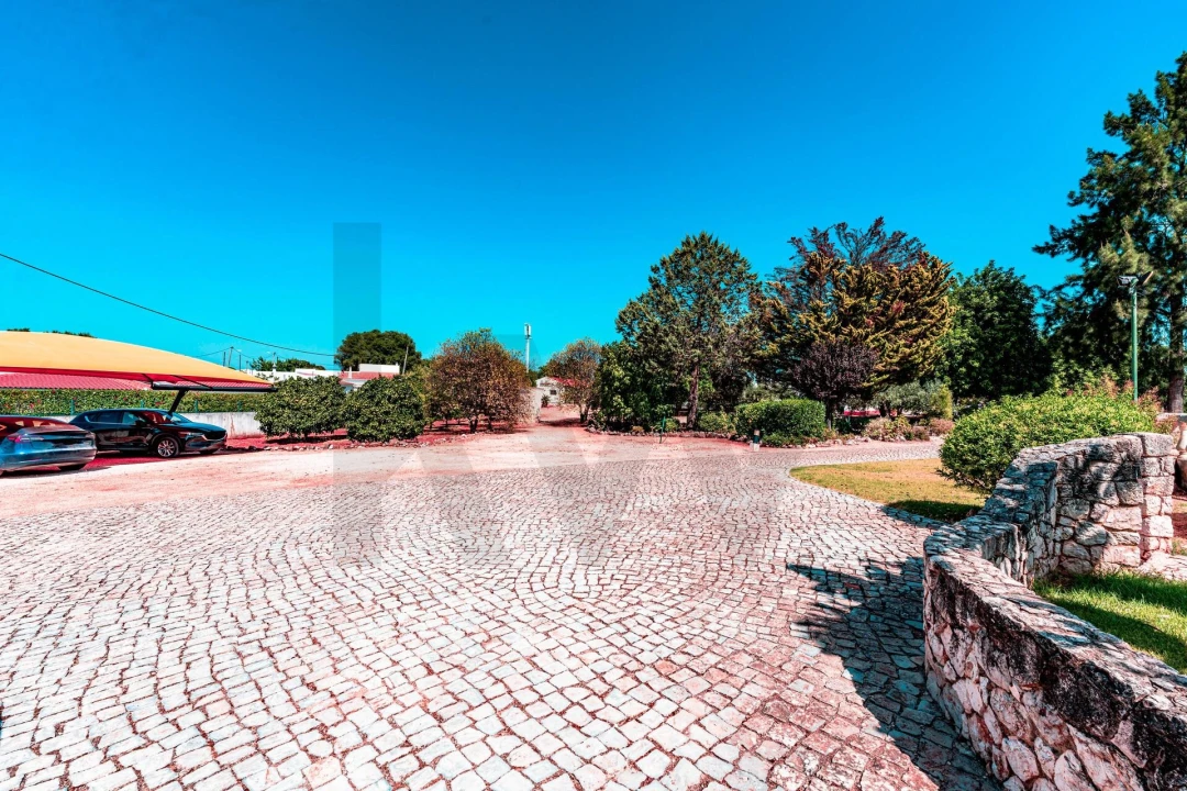 Moradia T4 para Venda em Mexilhoeira Grande Foto 14