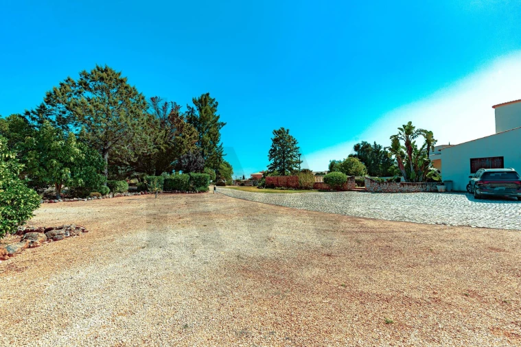 Moradia T4 para Venda em Mexilhoeira Grande Foto 5