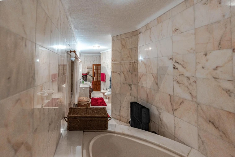 Moradia T4 para Venda em Mexilhoeira Grande Foto 48